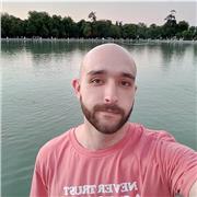 Profesor programador con experiencia demostrada dando clases profesionales.
